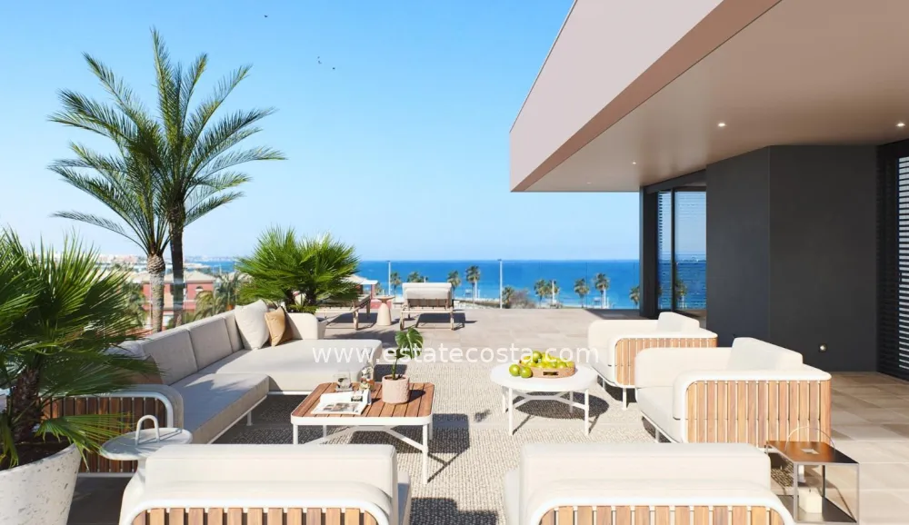 House-/-Villa 344m2  100m from the beach