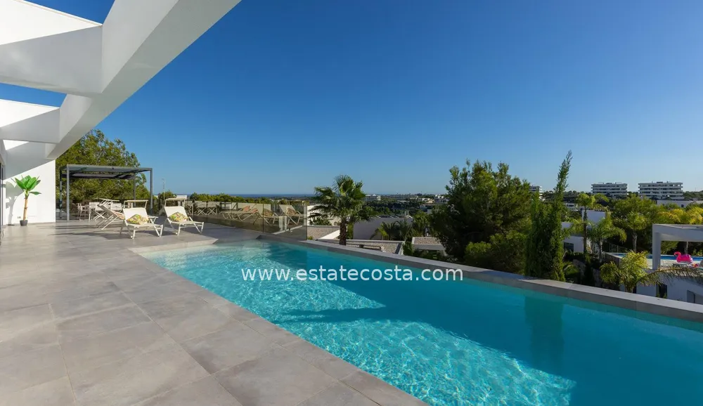 House-/-Villa 278m2  5km from the beach