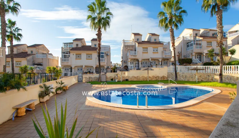 Bliźniak 79m2  5km od plaży