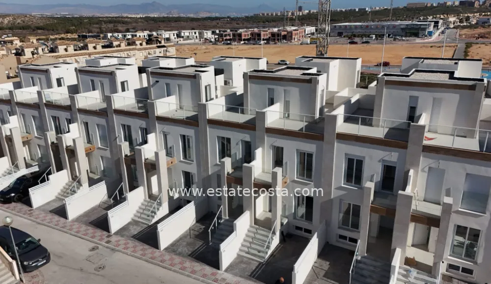 Szeregowiec 147m2  3km od plaży